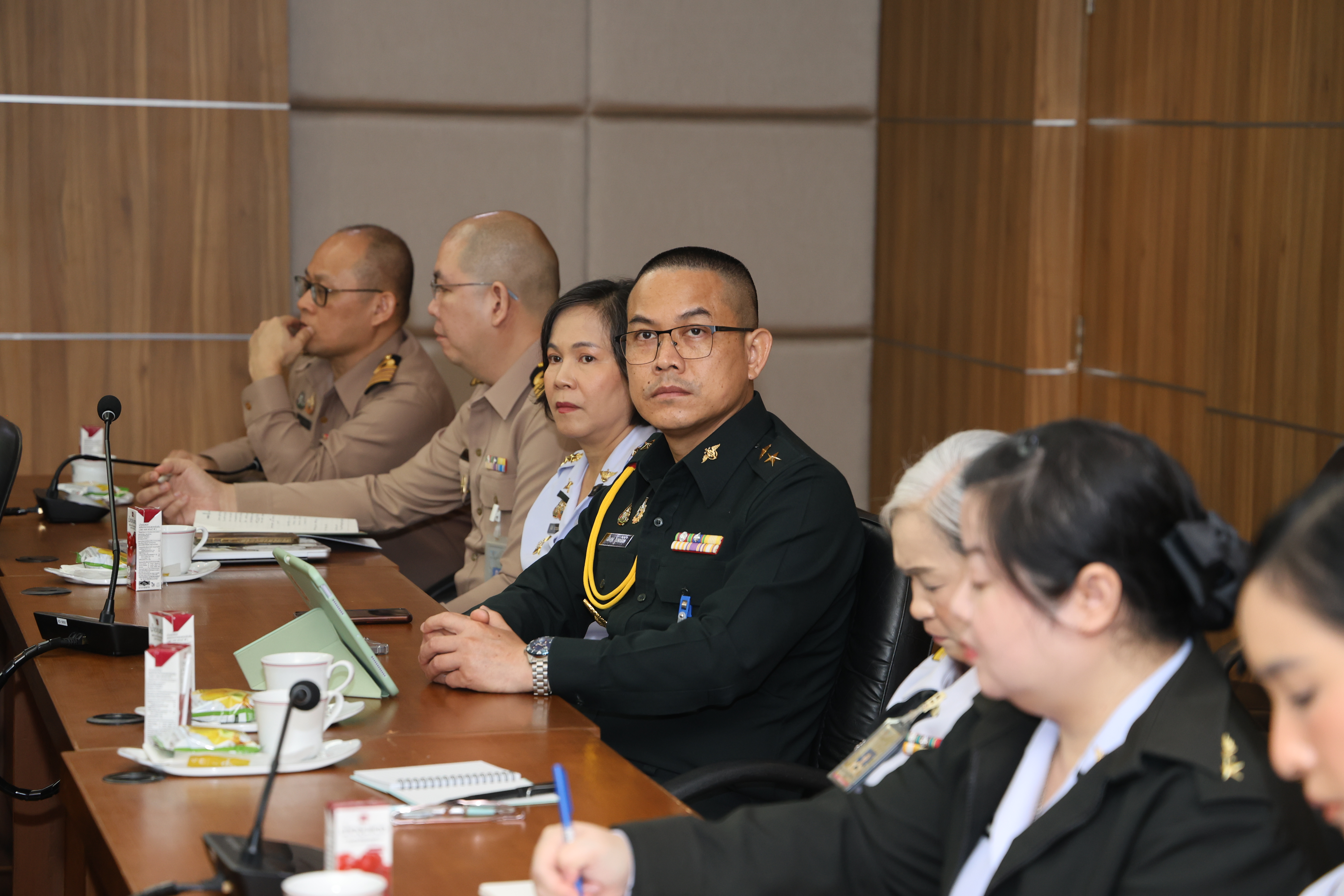 การรับฟังการนำเสนอข้อมูลการให้บริการภาพถ่ายดาวเทียมความละเอียดสูง