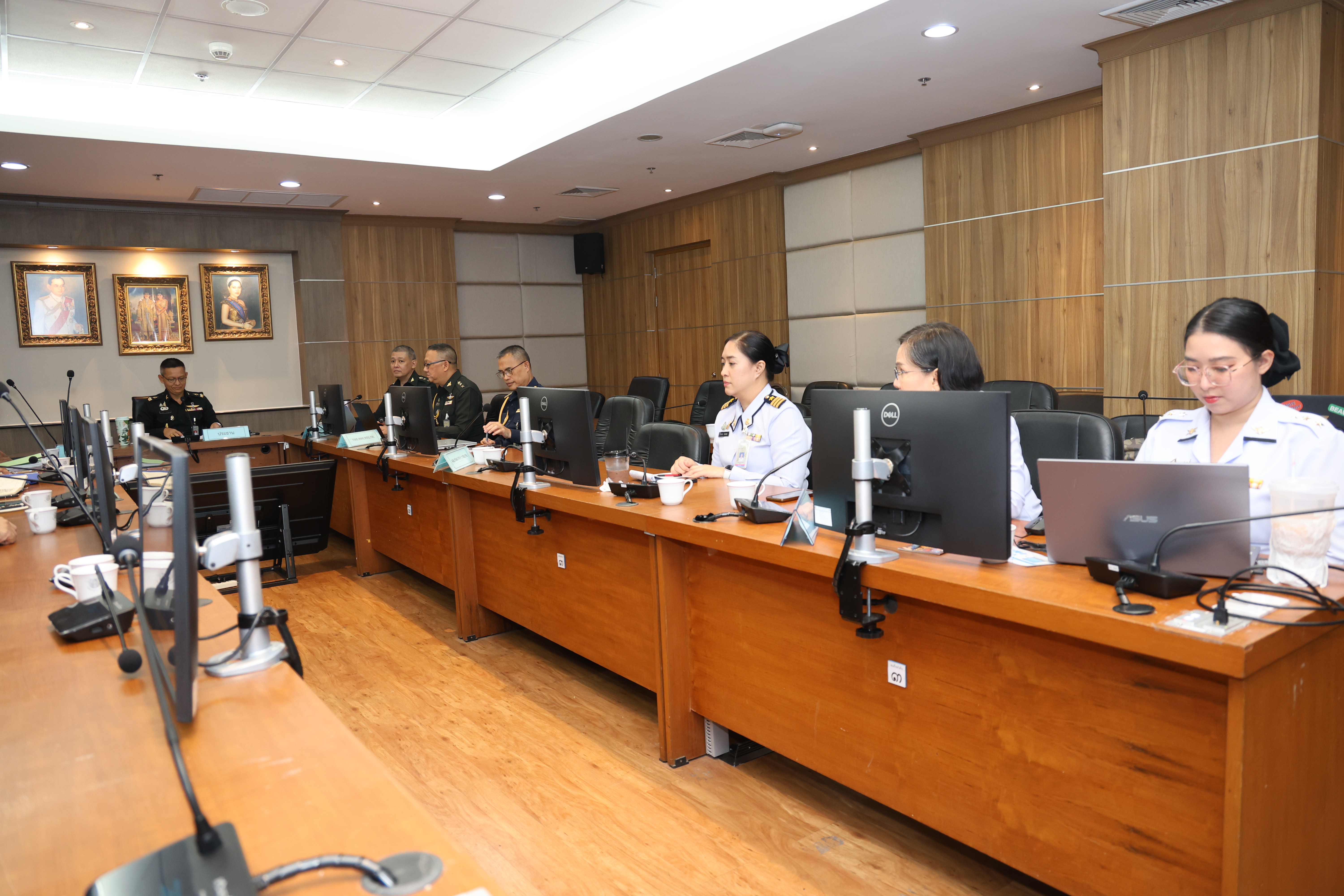 ประชุมหารือเพื่อเตรียมรับมอบงานฯ