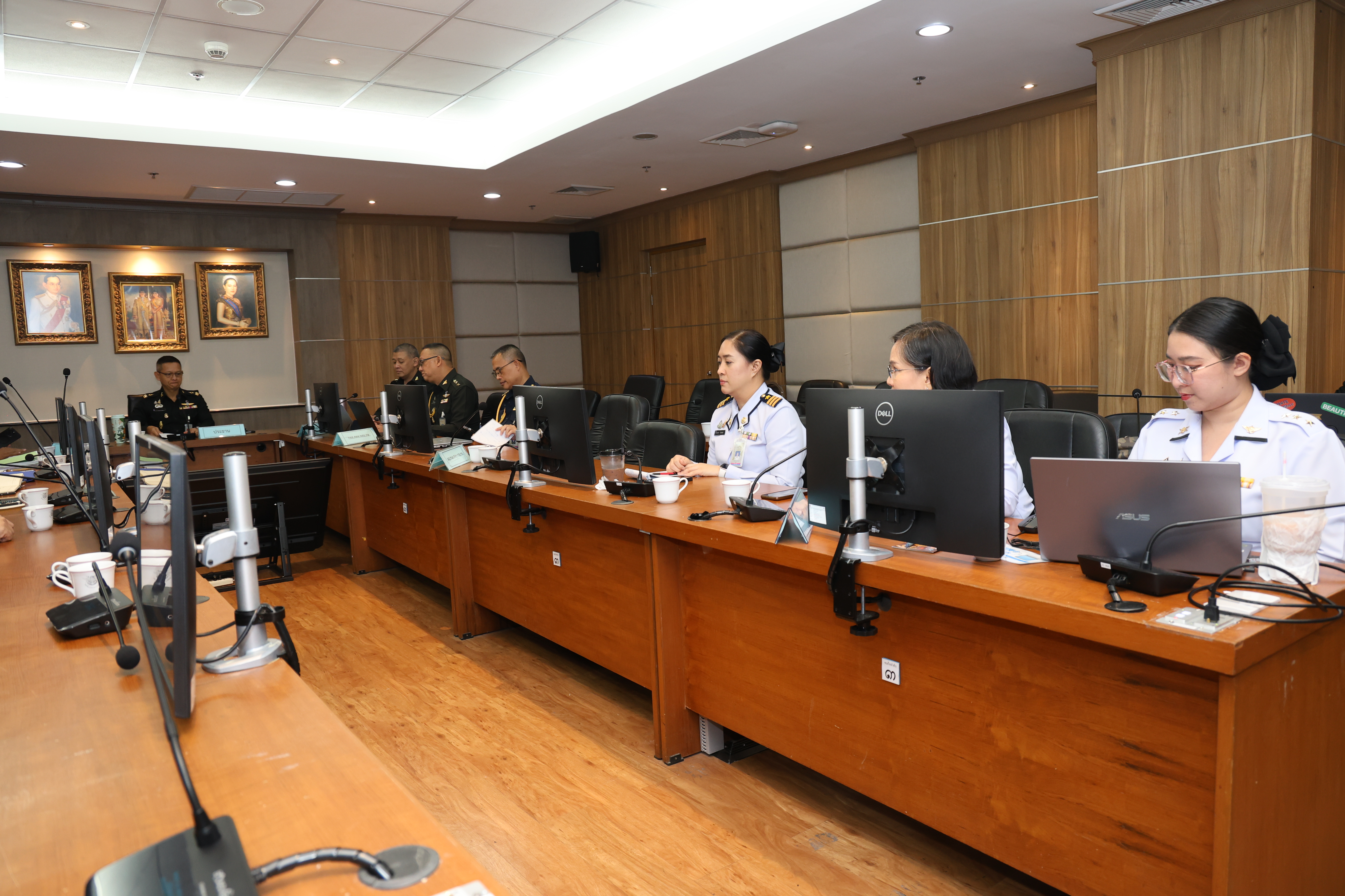 ประชุมหารือเพื่อเตรียมรับมอบงานฯ