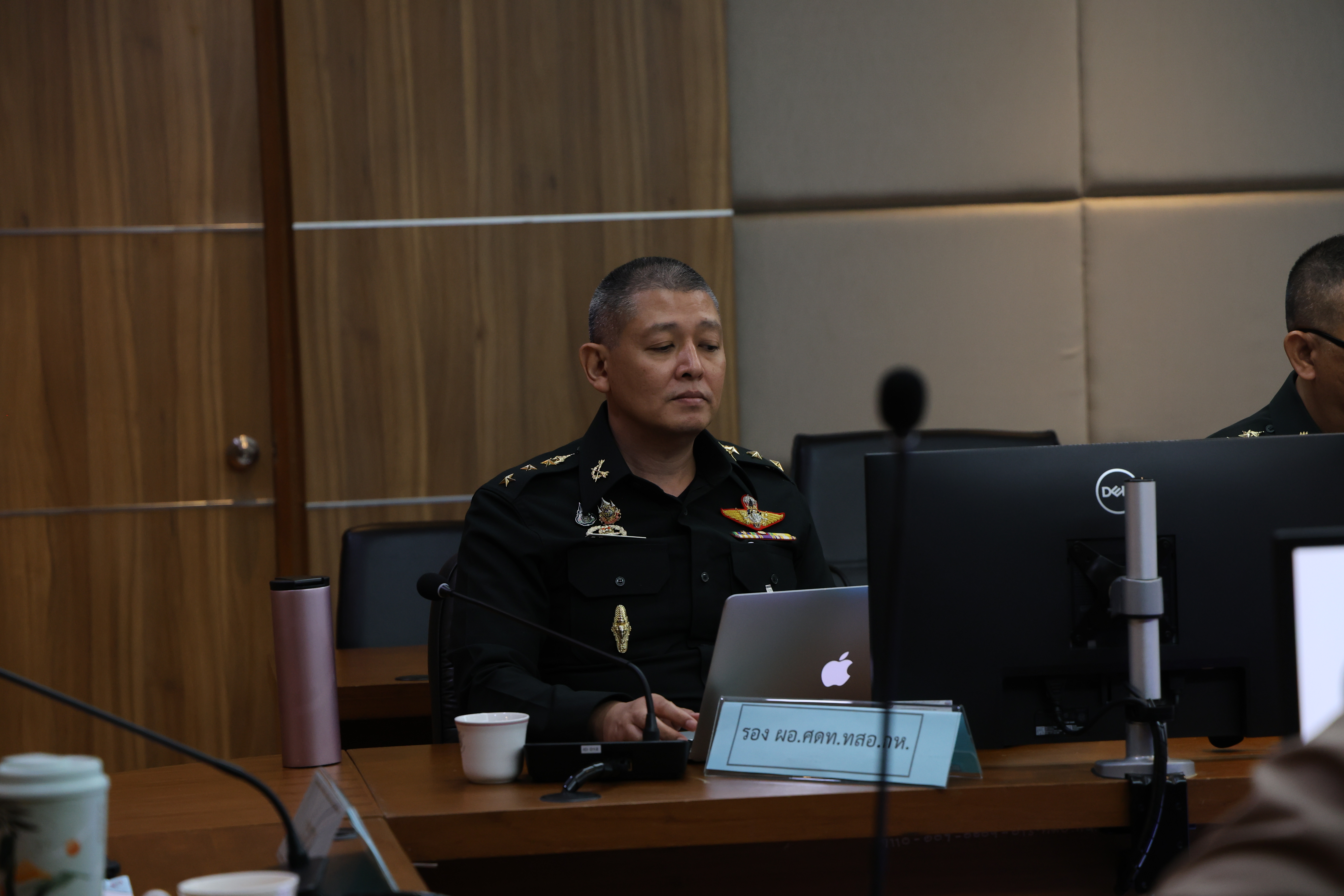 ประชุมหารือเพื่อเตรียมรับมอบงานฯ