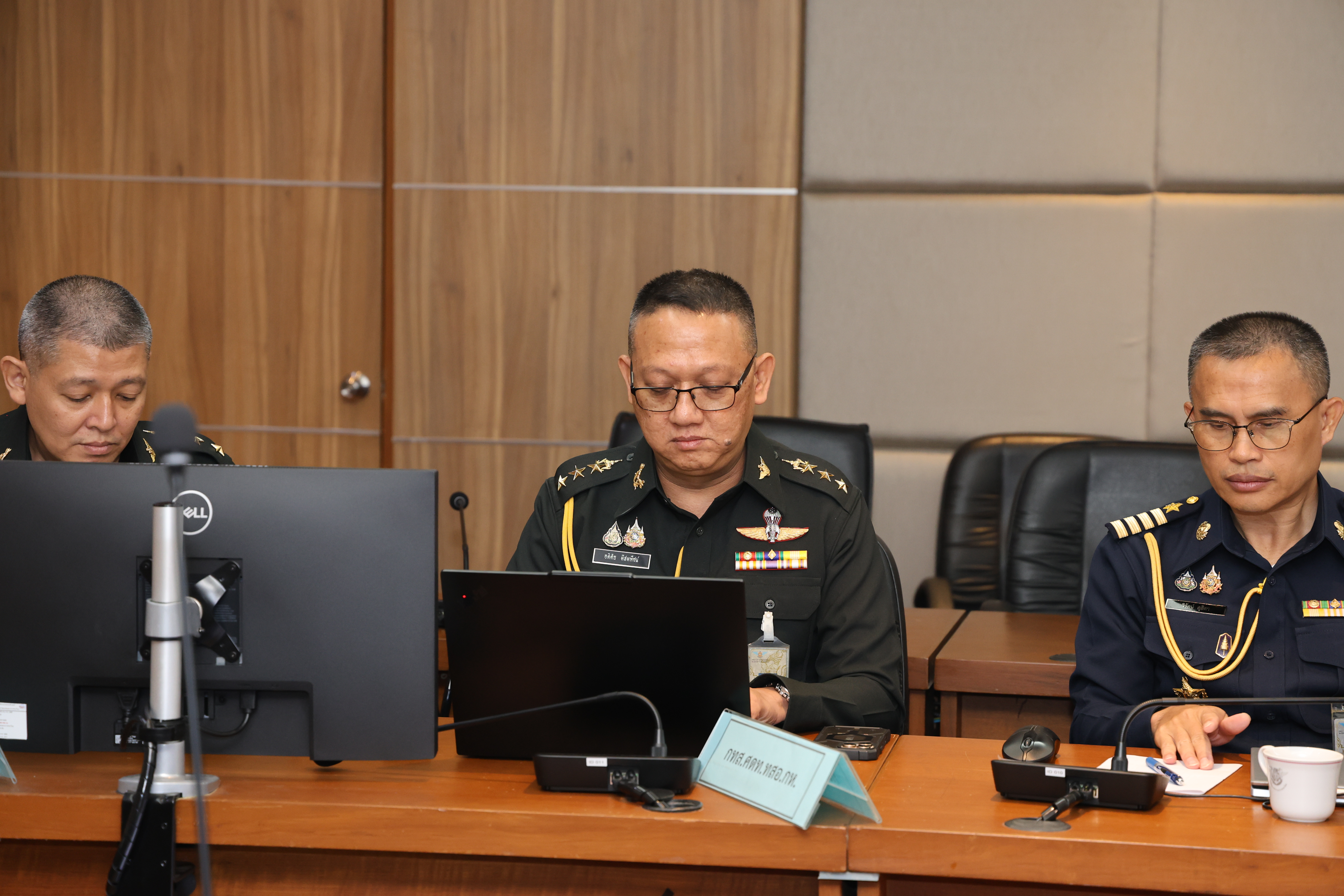ประชุมหารือเพื่อเตรียมรับมอบงานฯ