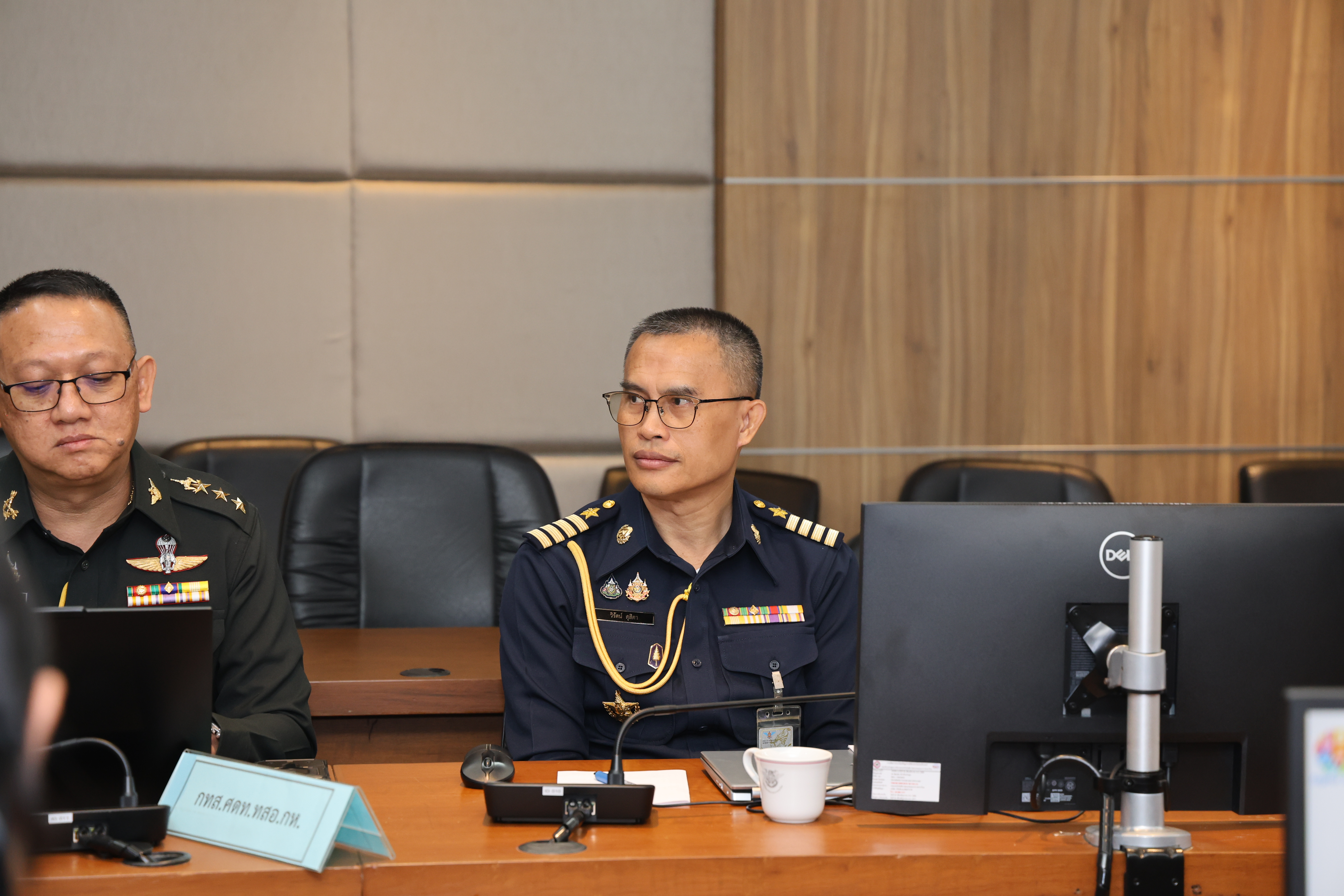 ประชุมหารือเพื่อเตรียมรับมอบงานฯ