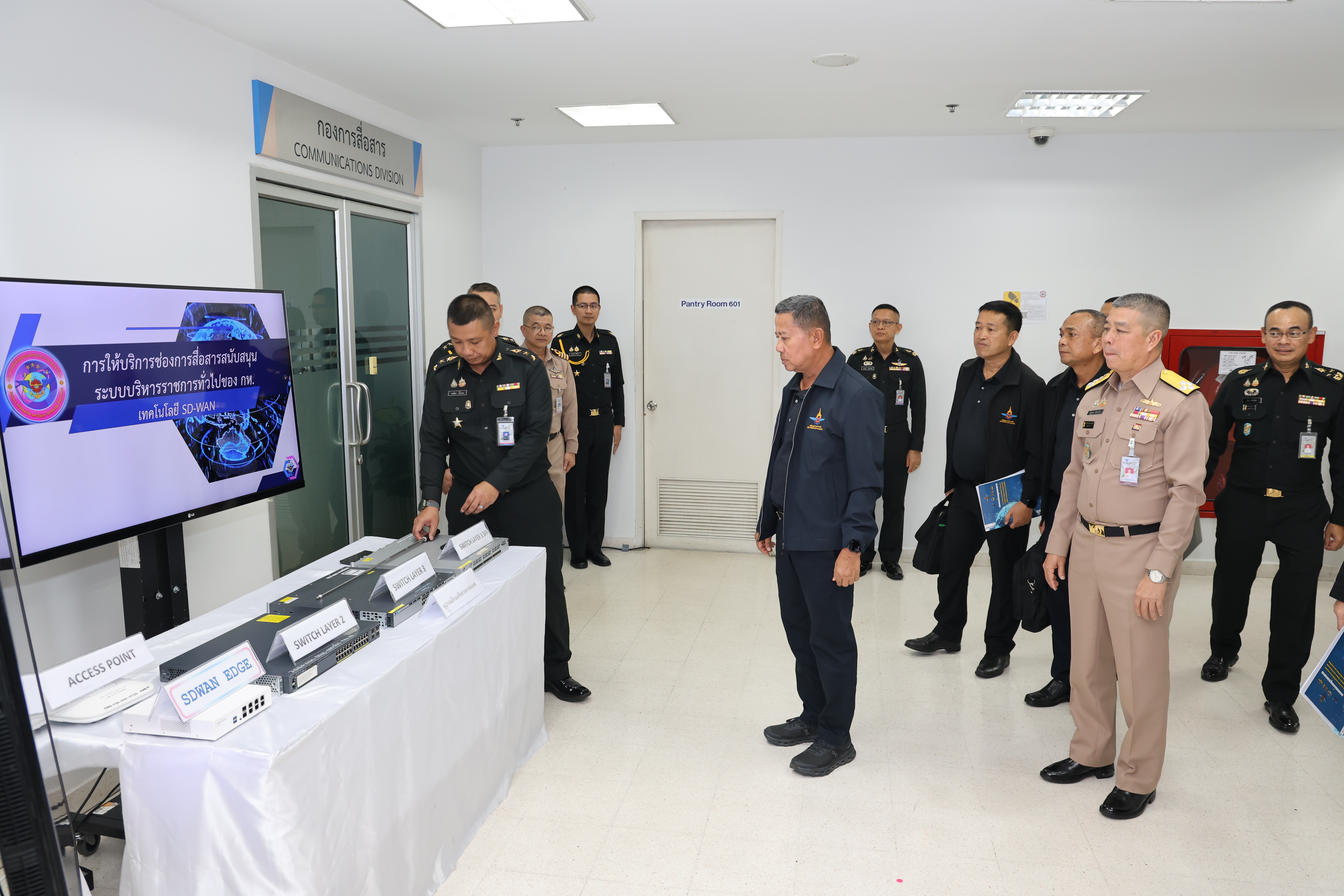 ร่วมให้การต้อนรับ รัฐมนตรีช่วยว่าการกระทรวงกลาโหม